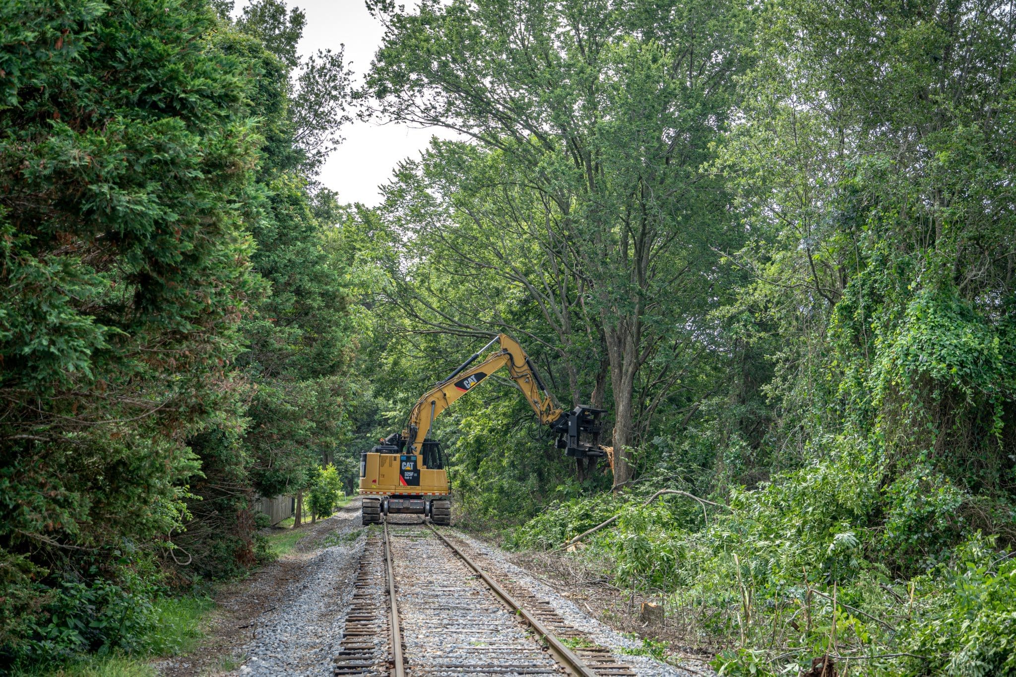 7789D1_Excavator Tree Shear Railway HPX21 Arkansas
