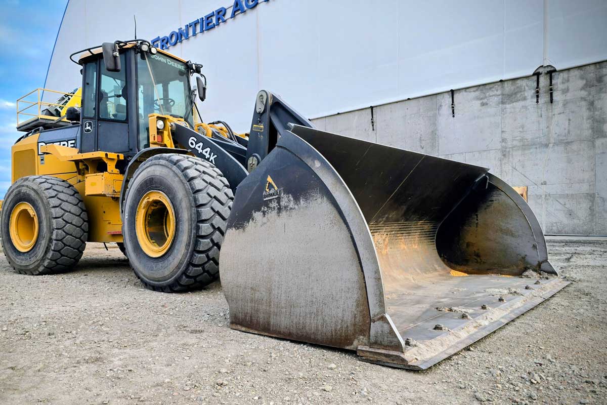 dymax-agricultural-wheel-loader-buckets Dymax agricultural wheel loader bucket for handling feed, corn, and other farm materials